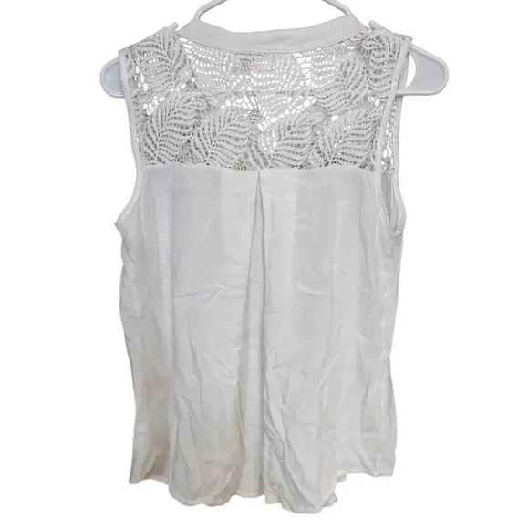 NEW- NWT Chaudry White Sleeveless Eyelet Blouse | Size S - Picture 3 of 6